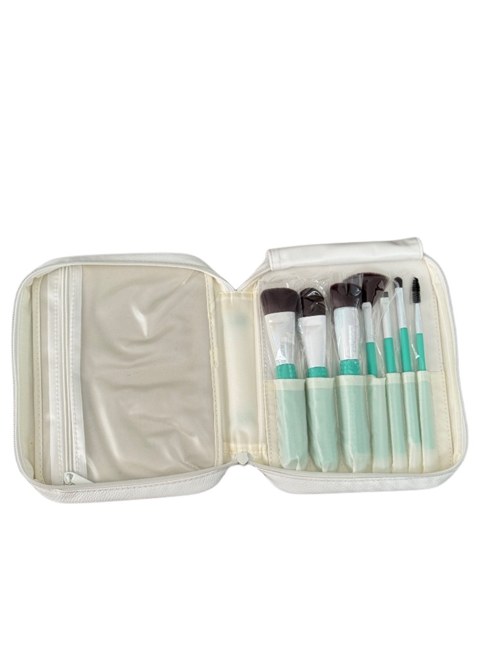LARUCE x DERMOVA Makeup Brushes in Bag